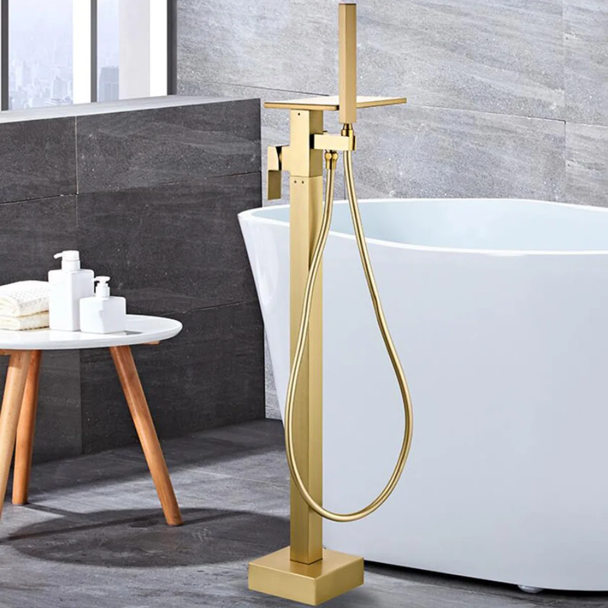 Miscelatore Moderno per Cucina e Bagno, a Pavimento, a Cascata, in Ottone Bianco